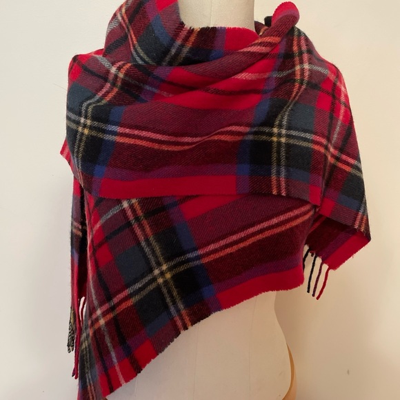 Burberry scarf ♥️💚🖤💙 $ firm solid - Picture 3 of 15